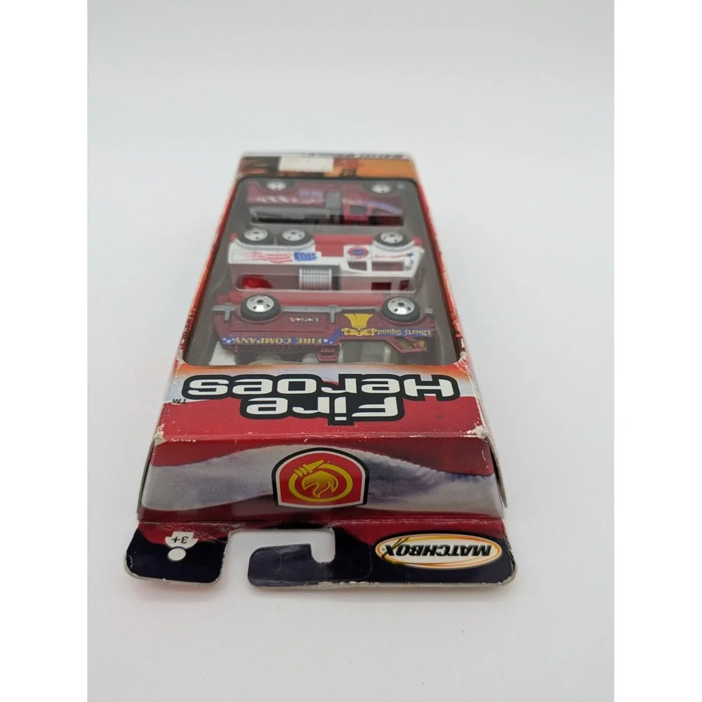 VTG Mattel Matchbox Hero City Fire Heroes 3-Pack Diecast Fire Trucks 2002 NIB